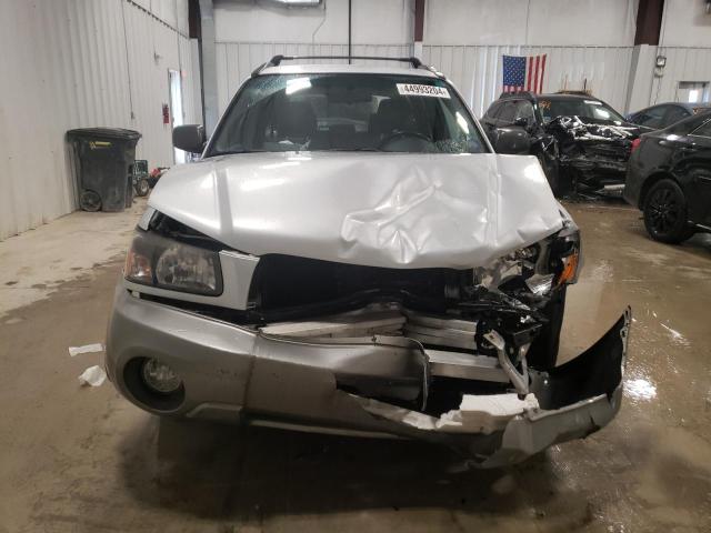 JF1SG65604G706215 - 2004 SUBARU FORESTER 2.5XS ვერცხლისფერი ფოტო 5
