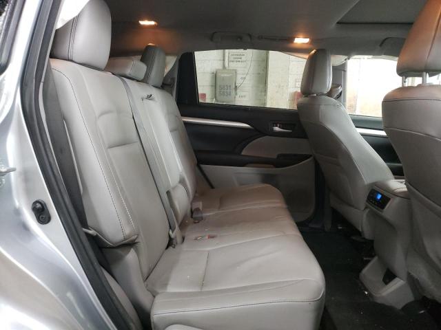5TDJKRFH8GS502861 - 2016 TOYOTA HIGHLANDER XLE SILVER photo 11