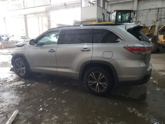 5TDJKRFH8GS502861 - 2016 TOYOTA HIGHLANDER XLE SILVER photo 2