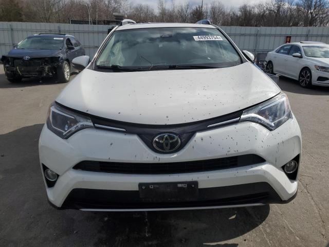 JTMRFREV8HJ130077 - 2017 TOYOTA RAV4 XLE WHITE photo 5