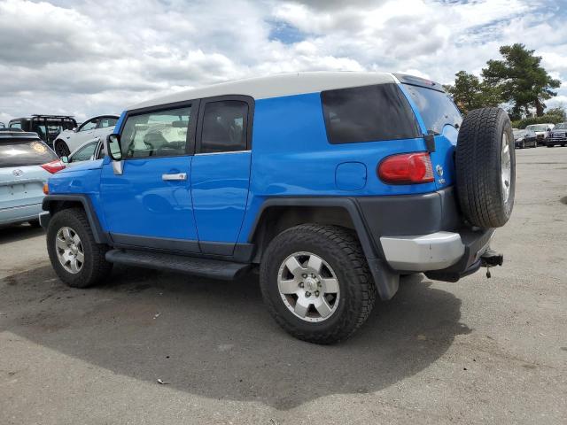 JTEBU11F570094646 - 2007 TOYOTA FJ CRUISER BLUE photo 2