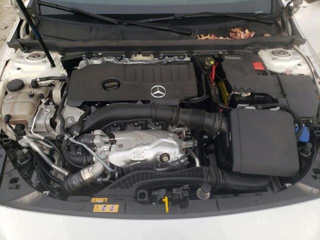 W1K3G4FB3MJ283590 - 2021 MERCEDES-BENZ A 220 4MATIC WHITE photo 11