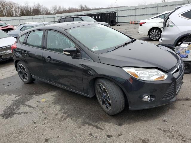 1FADP3K22DL239802 - 2013 FORD FOCUS SE BLACK photo 4