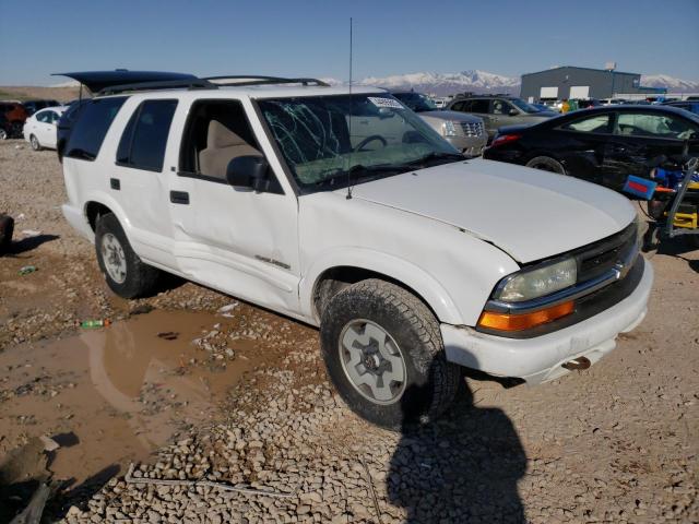 1GNDT13W72K202220 - 2002 CHEVROLET BLAZER WHITE photo 4