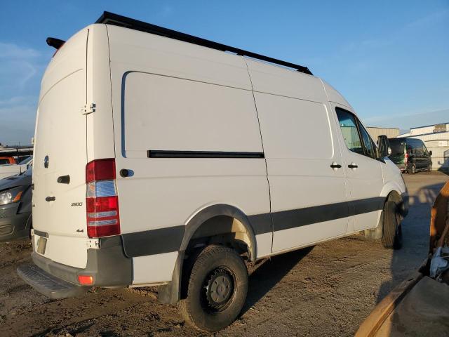 WD3FE7CD8JP594147 - 2018 MERCEDES-BENZ SPRINTER 2500 WHITE photo 3