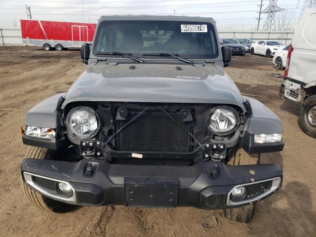 1C4HJXEN1PW695111 - 2023 JEEP WRANGLER SAHARA GRAY photo 5