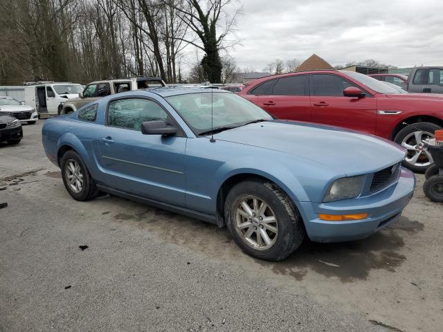 1ZVFT80N275265749 - 2007 FORD MUSTANG BLUE photo 4