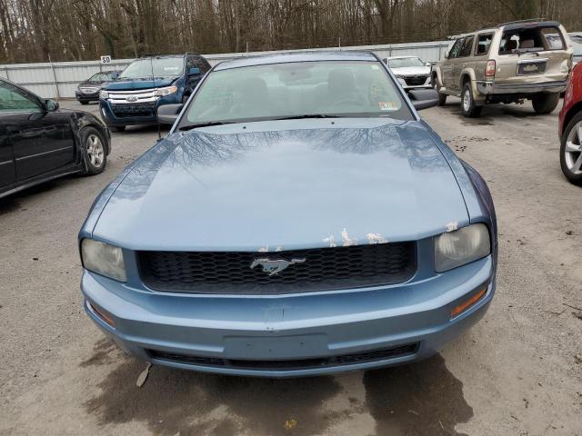 1ZVFT80N275265749 - 2007 FORD MUSTANG BLUE photo 5