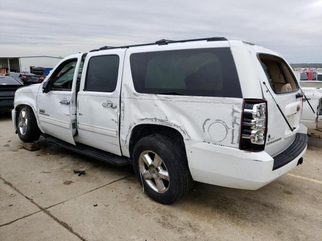 1GNSCHE03BR158622 - 2011 CHEVROLET SUBURBAN C1500  LS WHITE photo 2