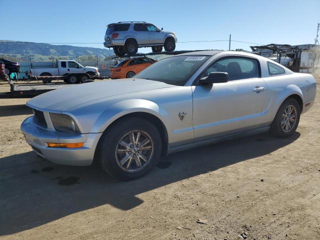 1ZVHT80N295133263 - 2009 FORD MUSTANG SILVER photo 1