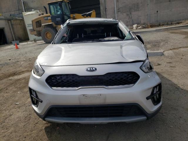 KNDCB3LC5L5397095 - 2020 KIA NIRO LX SILVER photo 5