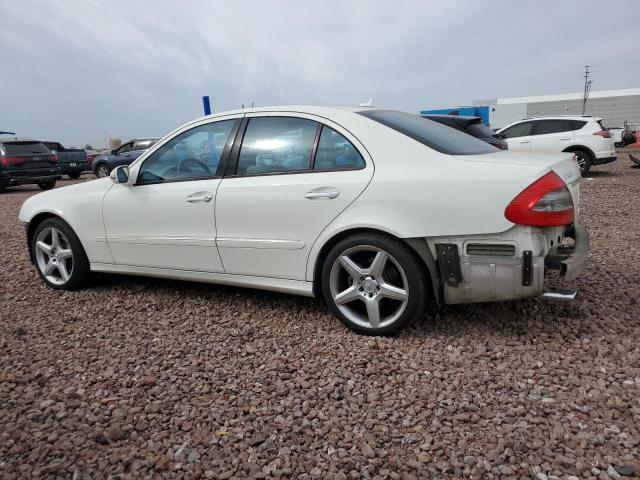 WDBUF72XX9B373467 - 2009 MERCEDES-BENZ E 550 WHITE photo 2