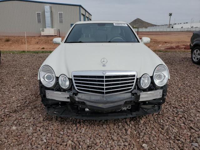 WDBUF72XX9B373467 - 2009 MERCEDES-BENZ E 550 WHITE photo 5