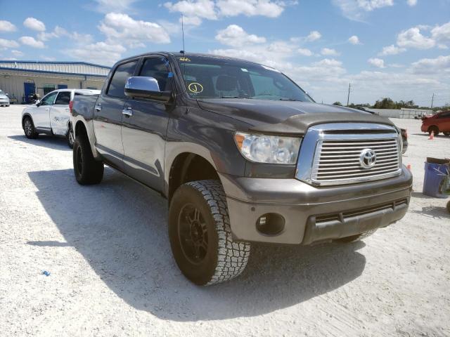 5TFHY5F10DX306220 - 2013 TOYOTA TUNDRA CREWMAX LIMITED BLACK photo 4