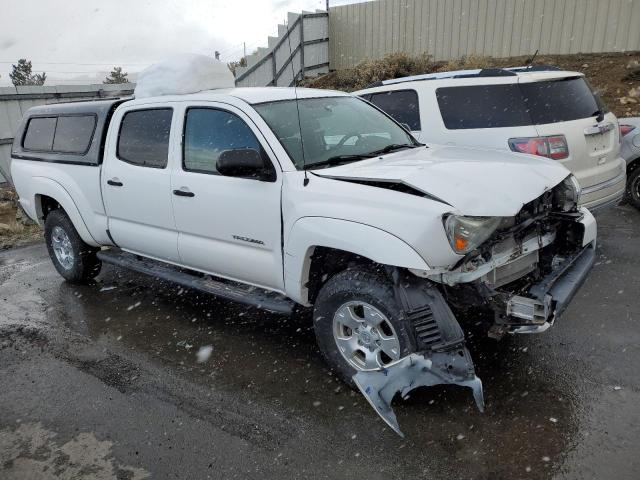 3TMMU4FN0EM064396 - 2014 TOYOTA TACOMA DOUBLE CAB LONG BED WHITE photo 4