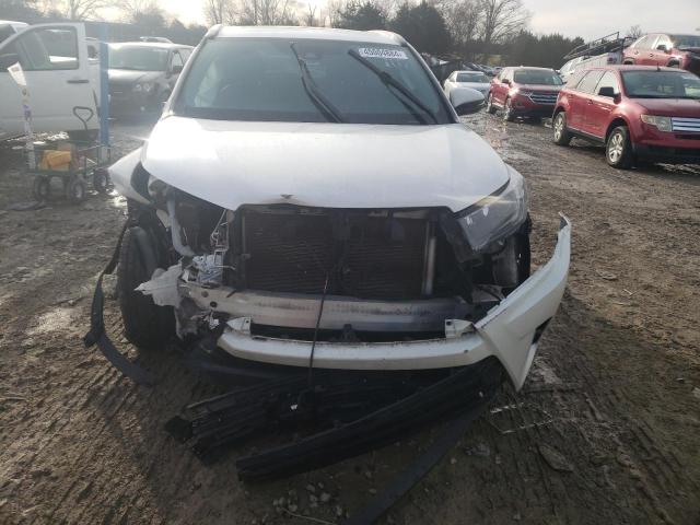 5TDKZRFH4KS301306 - 2019 TOYOTA HIGHLANDER SE WHITE photo 5