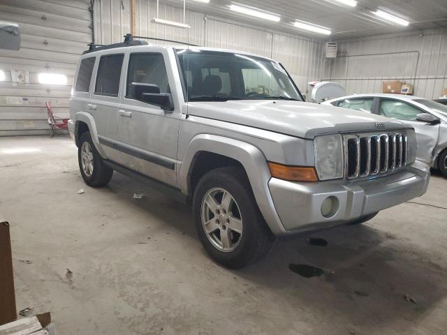 1J8HG48K09C539749 - 2009 JEEP COMMANDER SPORT SILVER photo 4