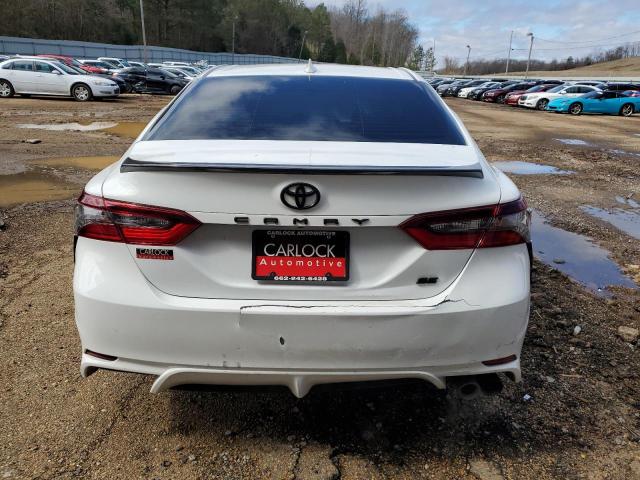 4T1G11AK6RU877725 - 2024 TOYOTA CAMRY SE NIGHT SHADE WHITE photo 6