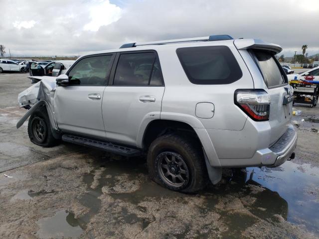 JTEBU5JR2G5321389 - 2016 TOYOTA 4RUNNER SR5/SR5 PREMIUM SILVER photo 2