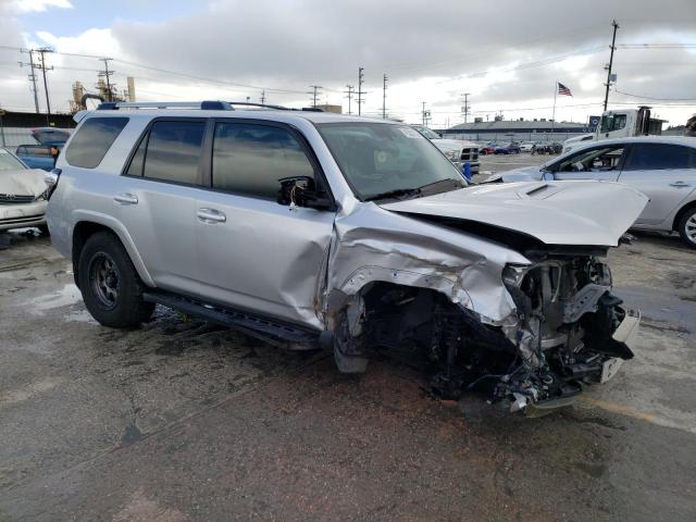 JTEBU5JR2G5321389 - 2016 TOYOTA 4RUNNER SR5/SR5 PREMIUM 银色 照片 4