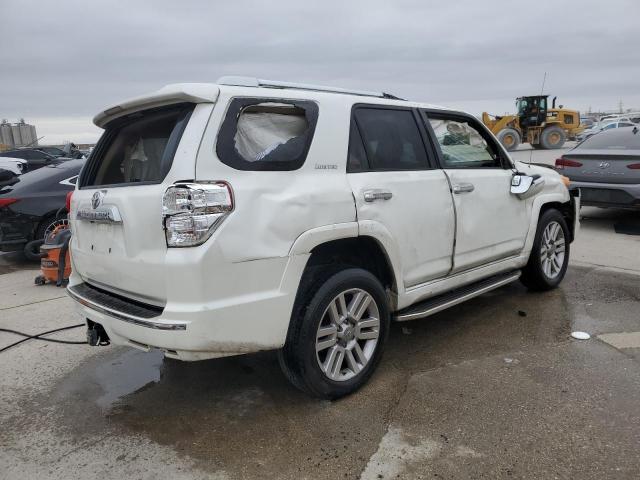 JTEZU5JR4B5028973 - 2011 TOYOTA 4RUNNER SR5 WHITE photo 3