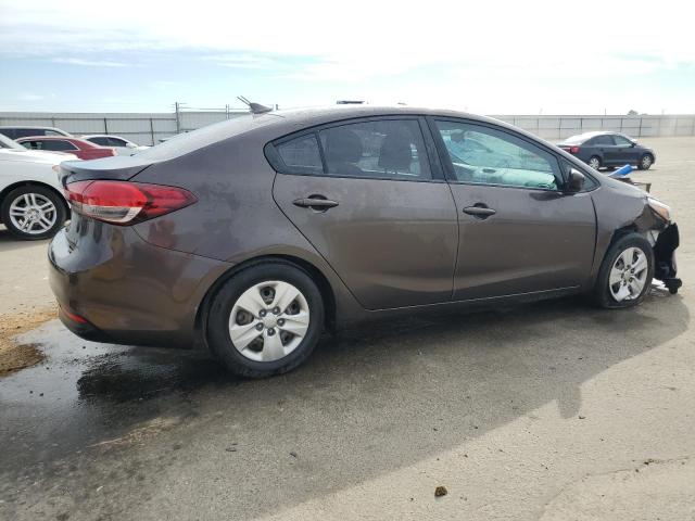 3KPFK4A78JE214525 - 2018 KIA FORTE LX BROWN photo 3