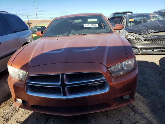 2B3CL3CG8BH525757 - 2011 DODGE CHARGER ORANGE photo 5