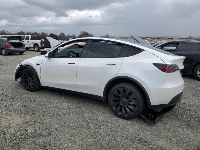 5YJYGDEE5LF015559 - 2020 TESLA MODEL Y WHITE photo 2