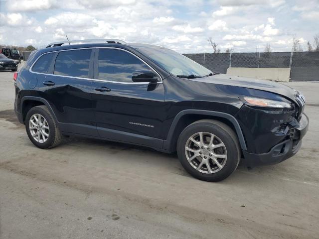 1C4PJLCB4HD219249 - 2017 JEEP CHEROKEE LATITUDE BLACK photo 4