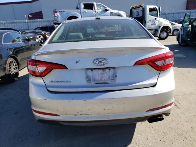 5NPE24AF4FH034464 - 2015 HYUNDAI SONATA SE SILVER photo 6