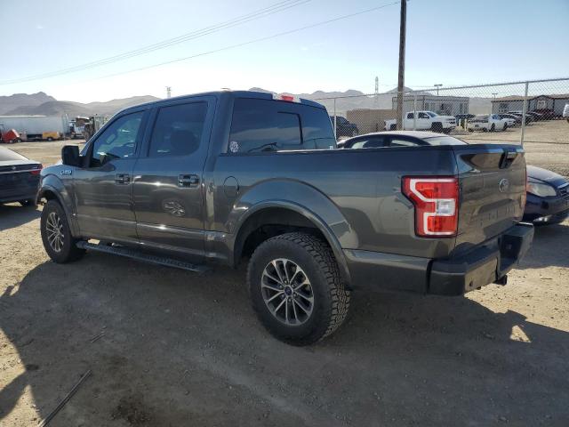 1FTEW1CP8JKC71462 - 2018 FORD F150 SUPERCREW GRAY photo 2