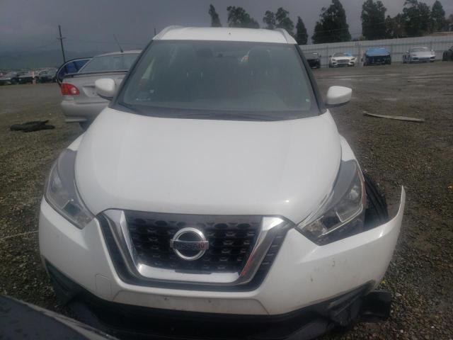 3N1CP5CU9JL513548 - 2018 NISSAN KICKS S WHITE photo 5