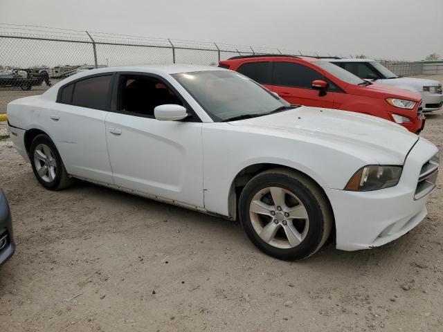 2C3CDXBG3DH622151 - 2013 DODGE CHARGER SE WHITE photo 4