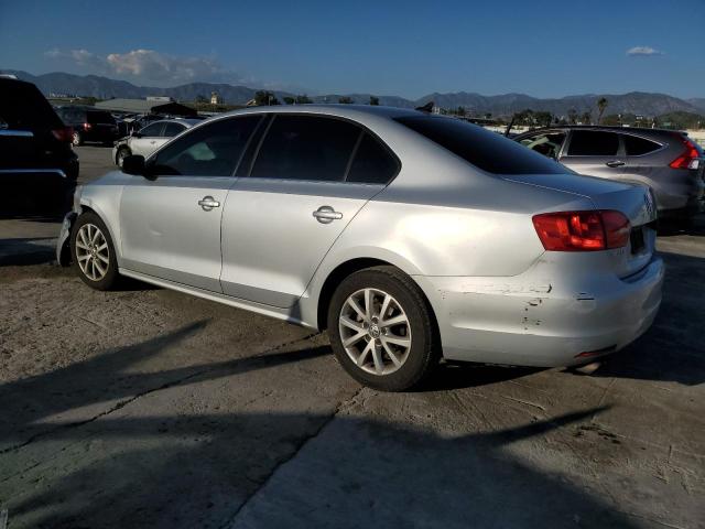 3VWD17AJ4EM375549 - 2014 VOLKSWAGEN JETTA SE SILVER photo 2