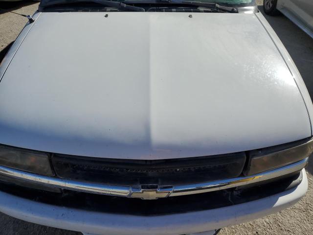 1GCCS19W51K139874 - 2001 CHEVROLET S TRUCK S10 WHITE photo 11