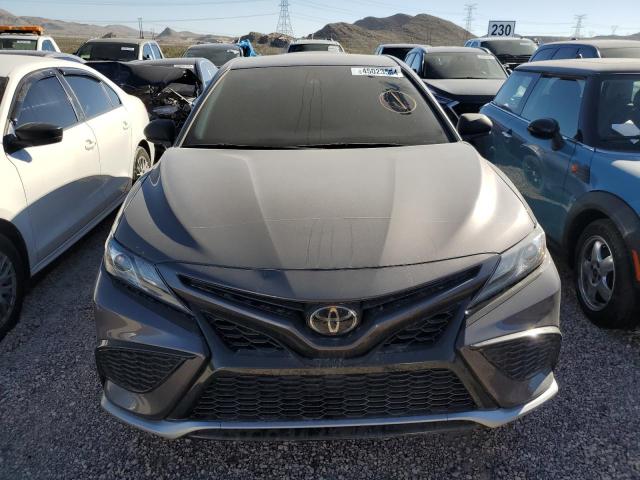 4T1K61AK4NU025573 - 2022 TOYOTA CAMRY XSE CHARCOAL photo 5