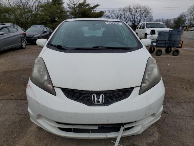 JHMGE8H38DC024126 - 2013 HONDA FIT WHITE photo 5