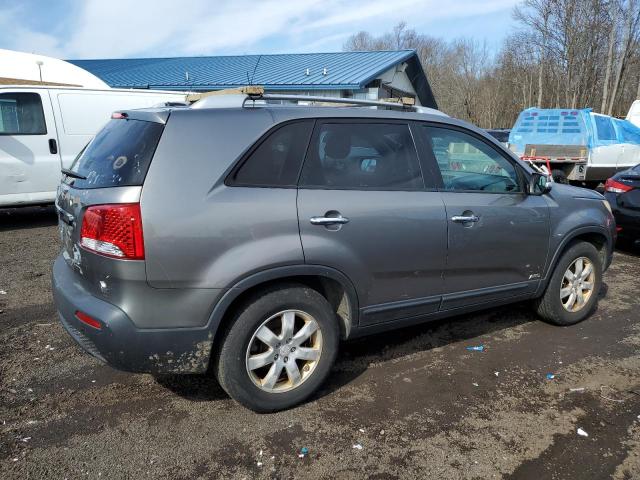 5XYKTDA1XBG005430 - 2011 KIA SORENTO BASE SILVER photo 3