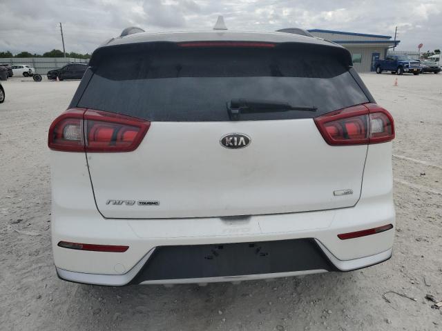 KNDCC3LC4H5062897 - 2017 KIA NIRO EX WHITE photo 6