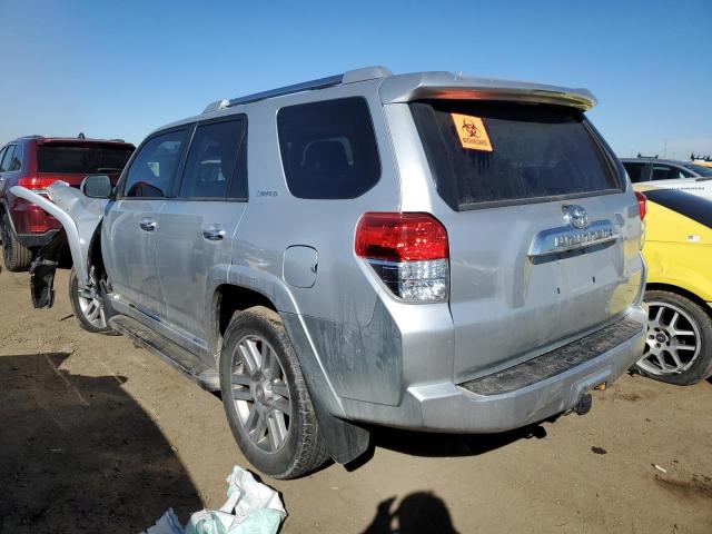 JTEBU5JR8D5138171 - 2013 TOYOTA 4RUNNER SR5 SILVER photo 2