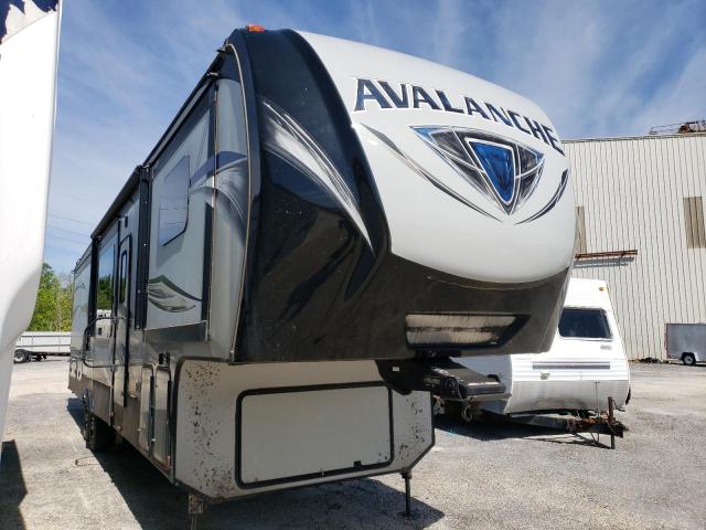 4YDF38129JE760932 - 2018 KEYSTONE AVALANCHE ორფეროვანი ფოტო 1