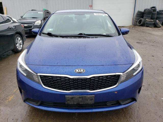 3KPFK4A74HE041323 - 2017 KIA FORTE LX BLUE photo 5