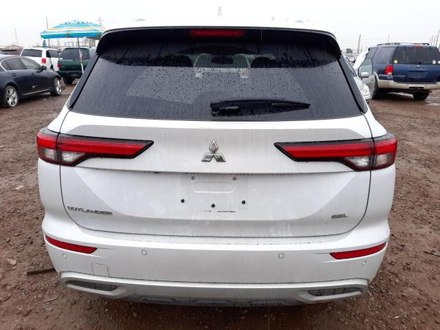 JA4J3VA86NZ076347 - 2022 MITSUBISHI OUTLANDER SEL WHITE photo 6