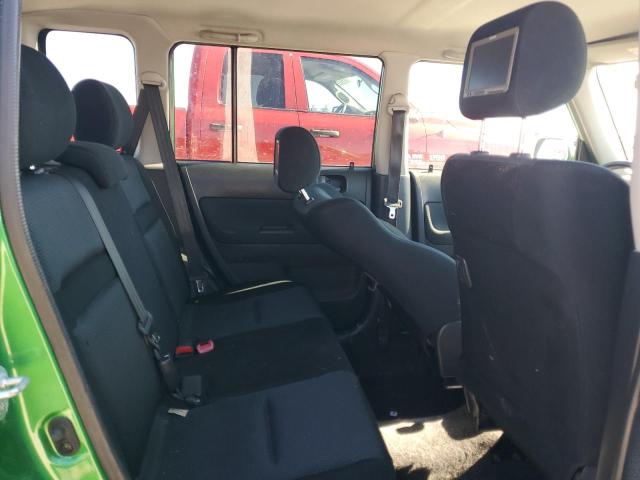 JTLKT324364079770 - 2006 TOYOTA SCION XB GREEN photo 11