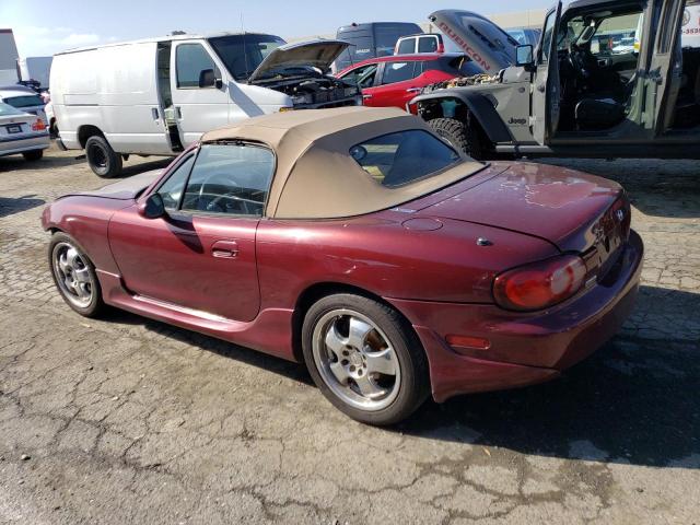 JM1NB353230310059 - 2003 MAZDA MX-5 MIATA BASE MAROON photo 2