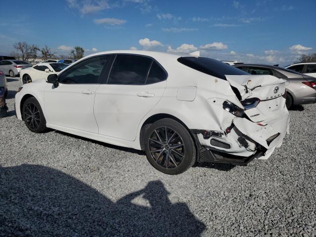 4T1T11AK6PU832487 - 2023 TOYOTA CAMRY SE NIGHT SHADE WHITE photo 2