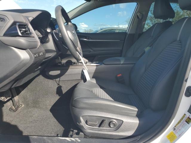 4T1T11AK6PU832487 - 2023 TOYOTA CAMRY SE NIGHT SHADE WHITE photo 7