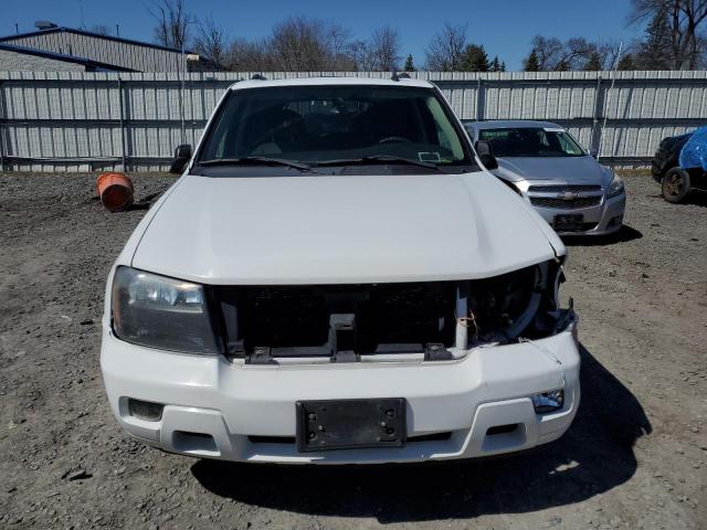 1GNDT13S282222784 - 2008 CHEVROLET TRAILBLAZE LS WHITE photo 5