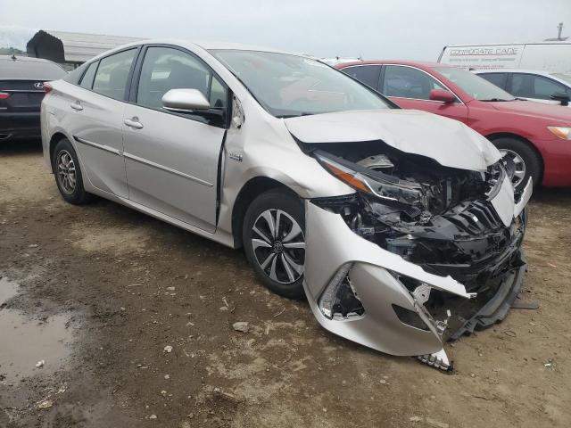 JTDKARFP5H3025405 - 2017 TOYOTA PRIUS PRIM SILVER photo 4