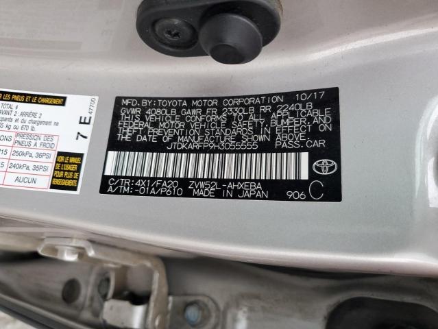 JTDKARFP9H3055555 - 2017 TOYOTA PRIUS PRIM 银色 照片 12